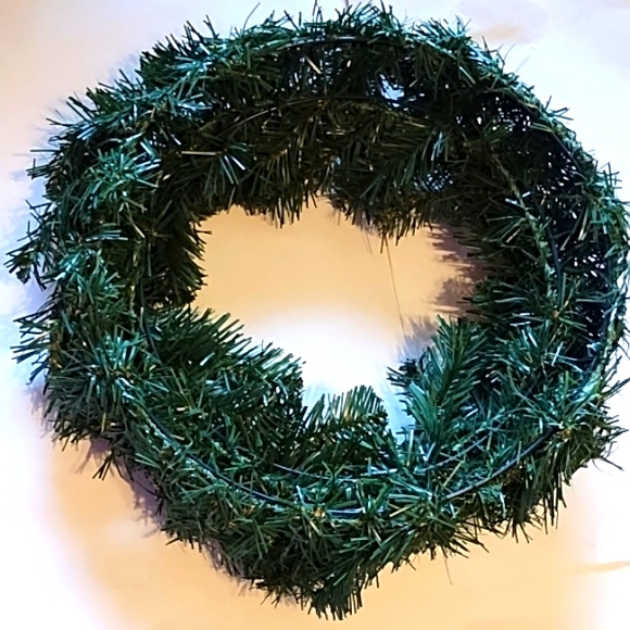 Nwot Ashland Christmas Wreath (14 inches) - Picture 3 of 7